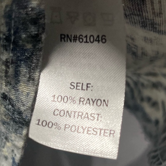 Vanity Print Cut Out Sheer Back Top Size Small - Picture 9 of 14